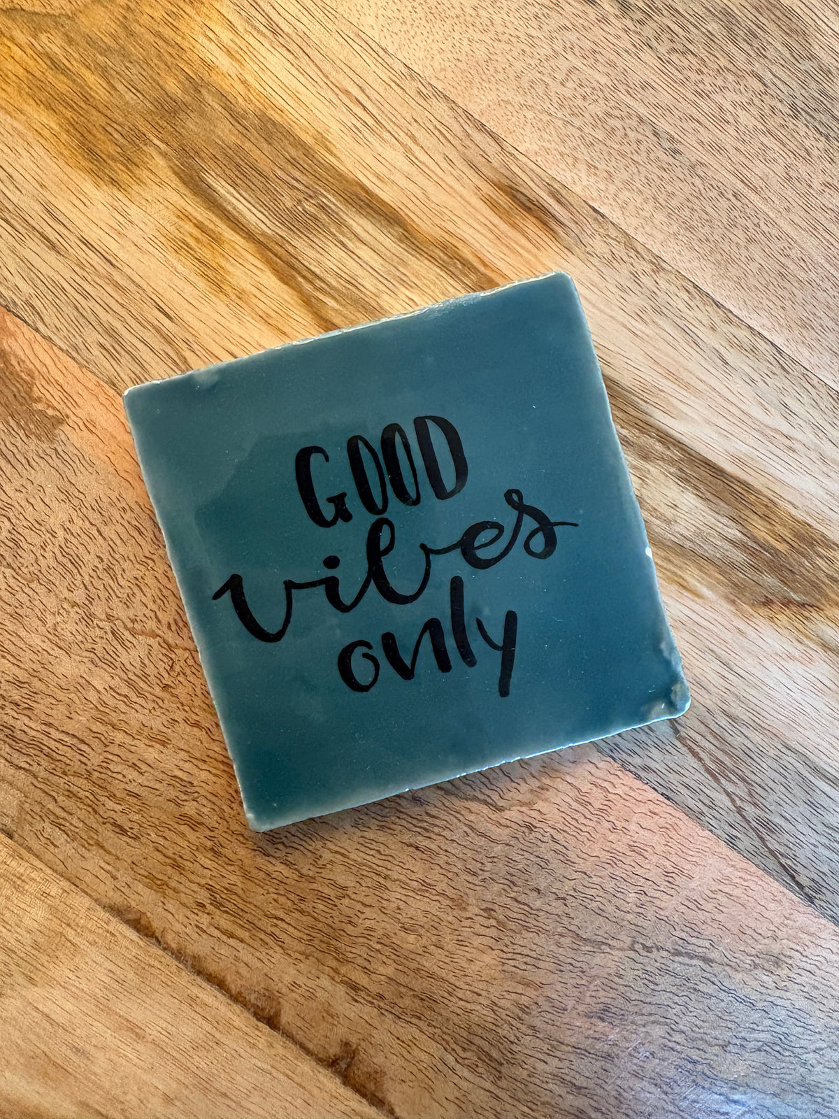 Tegeltje 'good vibes only'